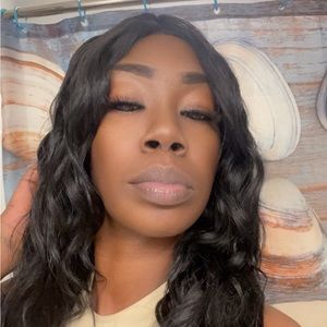 Meet your Posher, Malissa